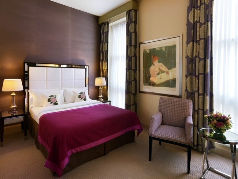 1-deluxe-room