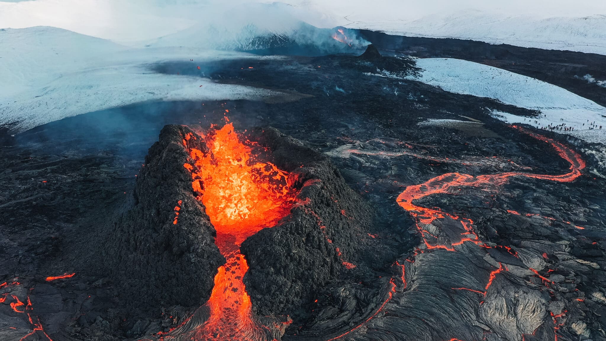 Volcano eruption near blue lagoon forces hundreds to evacuate