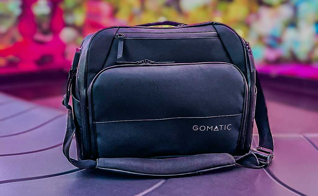 The modern urban commuter’s quintessential accessory, the messenger bag, has evolved from a mere functional item into a statement of style and practicality.
