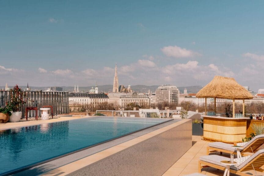 Hoxton Vienna – Pool _ ©Julius_Hirtzberger