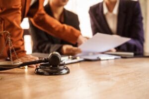 Lawyers,Provide,Legal,Advice,,Represent,Clients,In,Court,,And,Help