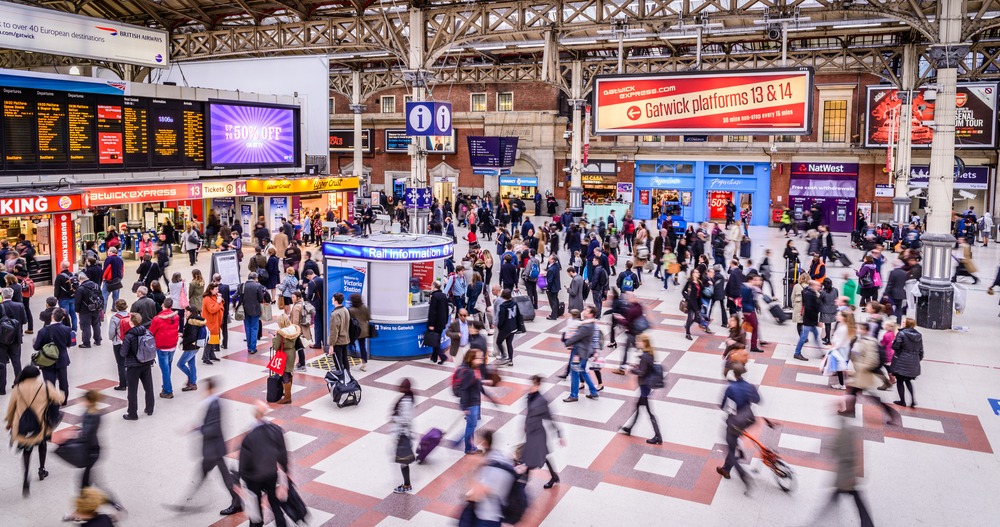 Victoria Station, located in the heart of London, is one of the city's busiest transportation hubs. Whether you’re a tourist exploring the sights or a commuter rushing to work, the station’s bustling atmosphere embodies the capital's energy.