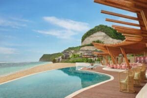 TravMedia_United_Kingdom_medium-sized_1665187_LXR_DPSOL_UMA_BEACH_HOUSE_POOL