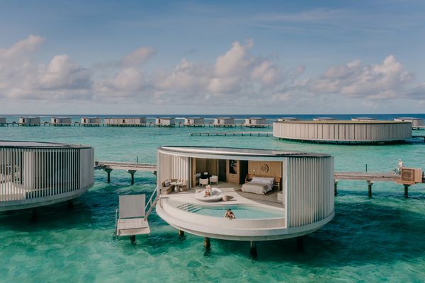 TravMedia_United_Kingdom_medium-sized_1668477_Marriott-International_The_Ritz-Carlton_Maldives_Fari_Islands_-_Lagoon_Pool_Villa