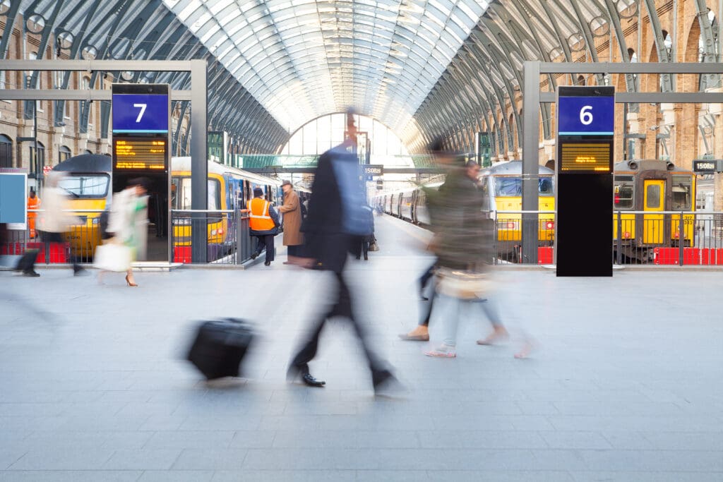 London,Train,Tube,Station,Blur,People,Movement,In,Rush,Hour,