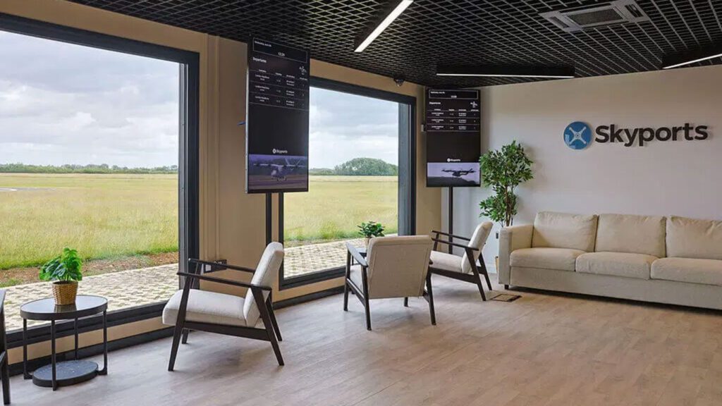 Skyports Infrastructure has officially completed one of the UK’s first operational vertiports at Bicester Motion in Oxfordshire, marking a major step forward in preparing the country for the arrival of electric vertical take-off and landing (eVTOL) aircraft.
