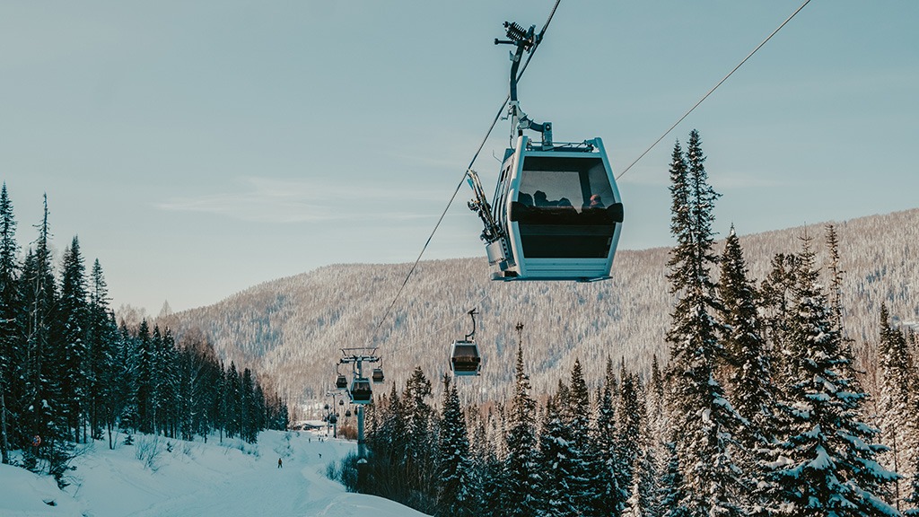 Planning a company retreat has never been more important. After years of hybrid and remote working, businesses are increasingly realising that in-person connections fuel collaboration, strengthen workplace culture, and boost morale.