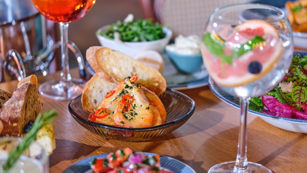 The romance of southern Italy has arrived in the City of London as Amalfi Ristorante opens its new flagship restaurant just steps from St Paul’s Cathedral, blending Riviera style with metropolitan sophistication.