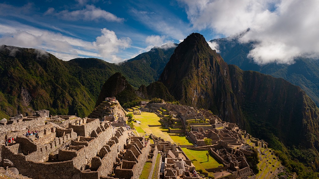 Modern companies integrate cultural heritage into business travel to strengthen teams and creativity. A visit to Machu Picchu encourages reflection and open dialogue in a setting of lasting achievement, impossible to recreate in standard meetings.