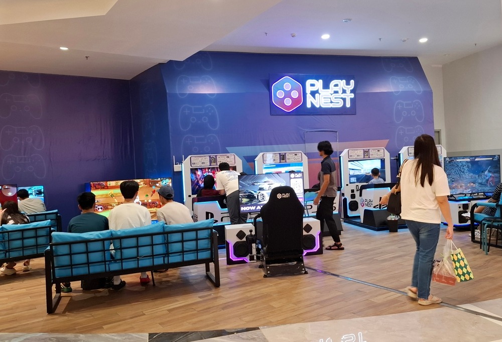 Young professionals balance demanding careers with the need for quick, accessible entertainment. The digital environment offers countless options for unwinding after a long day, with many turning to their smartphones and tablets for a dose of relaxation.