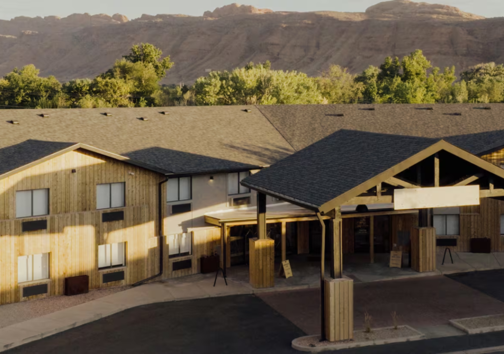 Slackline-Moab-Outset-Collection-by-Hilton-Exterior-Aerial