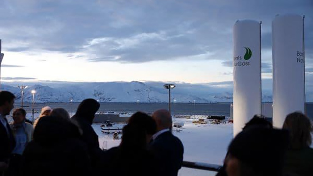 The tanks of the coastal cruise ship Havila Polaris have been filled with 200 cubic meters of liquefied biogas supplied by Barents Naturgass at Polarbase in Hammerfest, Norway.