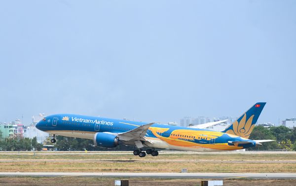Vietnam_Airlines_medium-sized_1729977_1._Vietnam_Airlines_has_been_ranked_19th_worldwide_in_AirlineRatings_Top_25_Safest_Full-Service_Airlines_for_2026