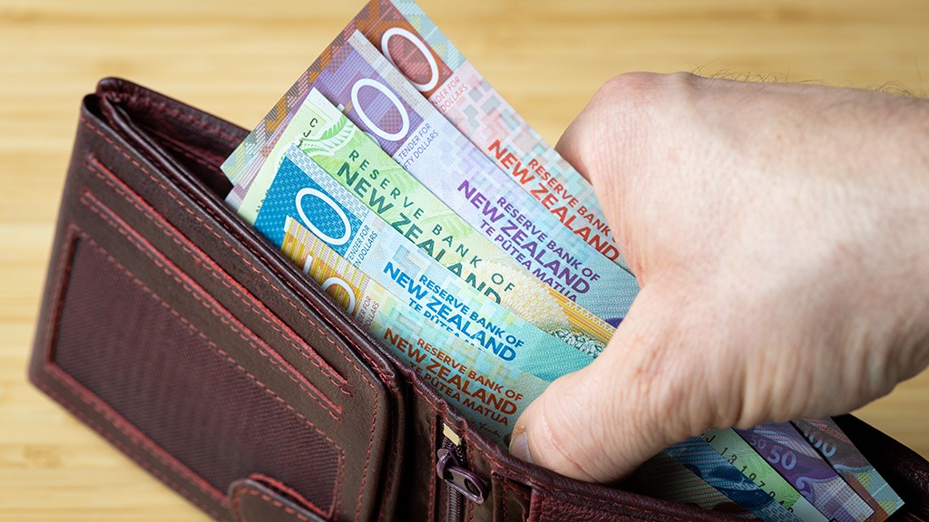 Local currency support acts as core infrastructure for digital platforms. It cuts transaction friction, boosts transparency, and simplifies accounting.