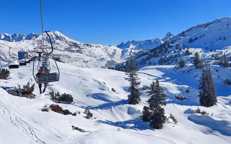 Pierre & Vacances is expanding Sunday to Sunday stays across its Premium Ski Residences in the French Alps, giving travellers a way to sidestep the notorious Saturday changeover that clogs alpine roads, airports and resort check-ins every winter weekend.