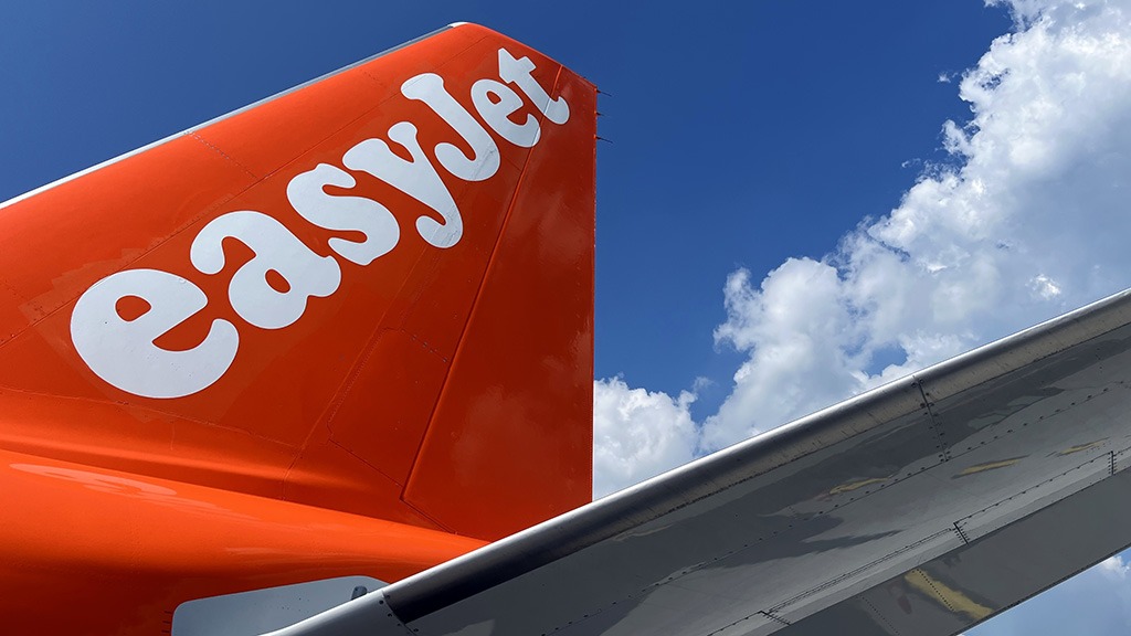 EasyJet has reported a pre-tax loss of £93 million for the three months to 31 December, but has maintained its full-year 2026 outlook, pointing to strong booking momentum and improving operational performance.