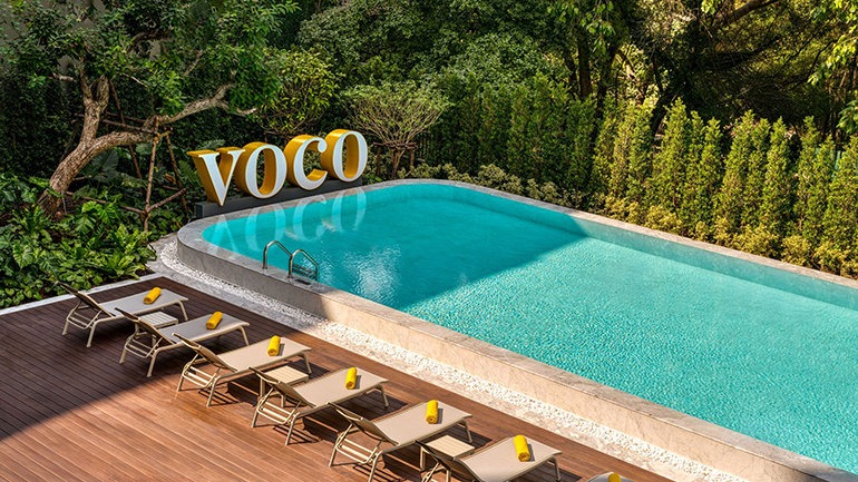 IHG Hotels & Resorts has officially opened voco Bangkok Surawong, bringing its fastest-growing premium brand to Thailand for the first time and adding a distinctive new address to the capital’s hotel scene.