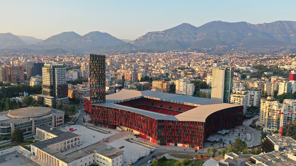 Renting a car in Albania is often the easiest way to travel, especially if you want to move beyond Tirana and visit places like Berat, Shkodër, Vlorë, Himarë, Sarandë, or the Albanian Riviera at your own pace.
