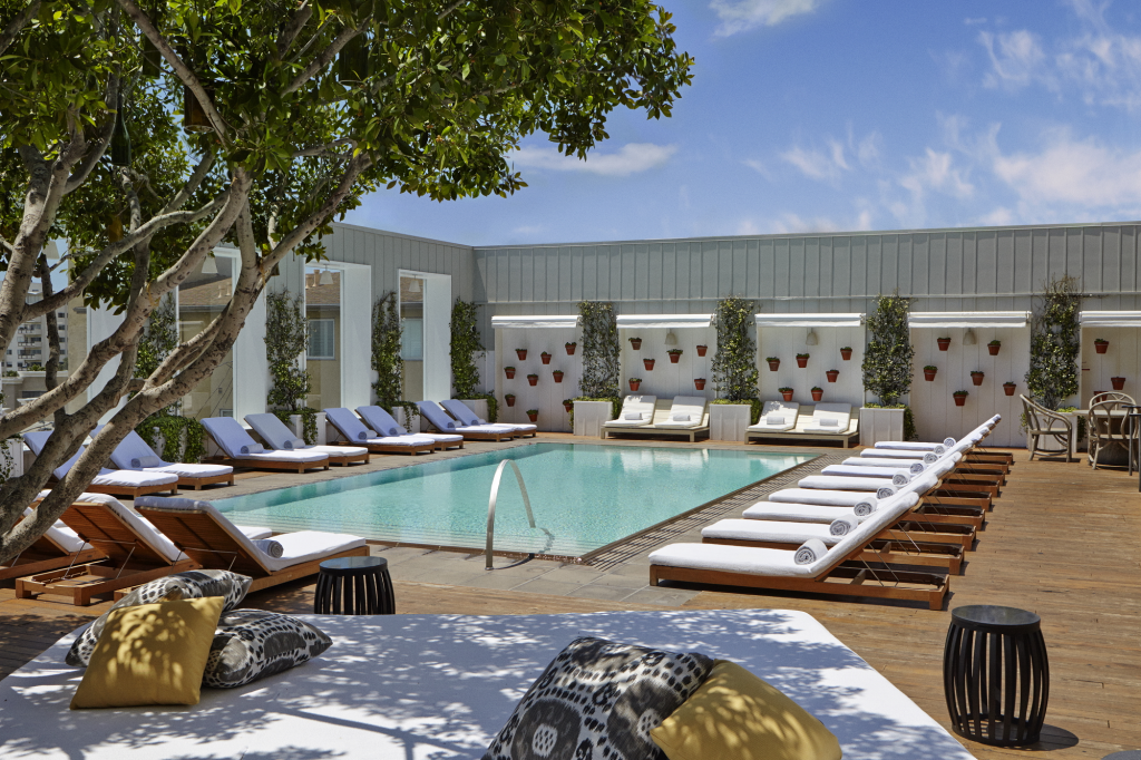 The Valorian Los Angeles Curio Collection By Hilton Pool