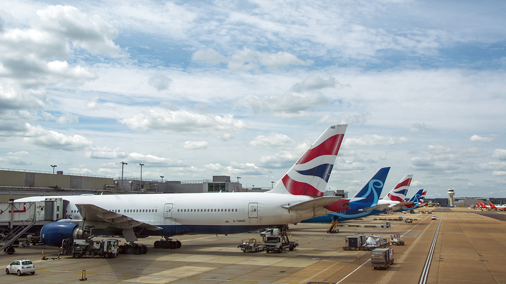 Heathrow and Gatwick lead airport revolt against ministers' flight cancellation plans
