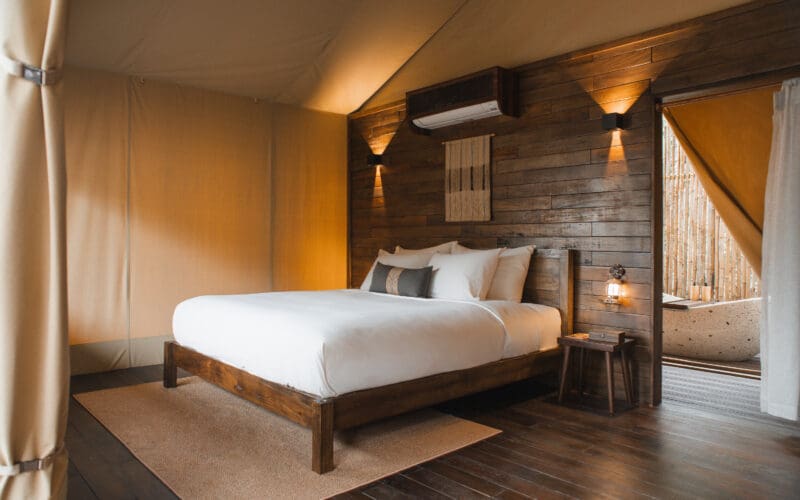 TravMedia_United_Kingdom_1757453_06._Canopy_Lodge-Interior_1-Auko_Phong_Nha