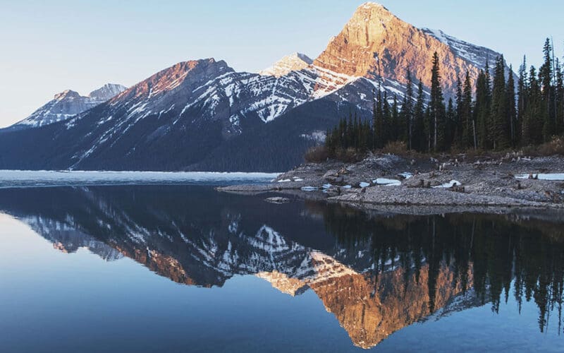 One of the Canadian Rockies' most storied wilderness retreats is back. Fairmont Jasper Park Lodge has reopened following a significant transformation, a renewal that honours its century-old legacy while bringing the property firmly into the present, and it lands as welcome news for the corporate and incentive market looking for marquee Rockies stays.