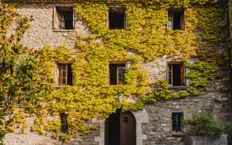 1 Off Grid Girona - facade