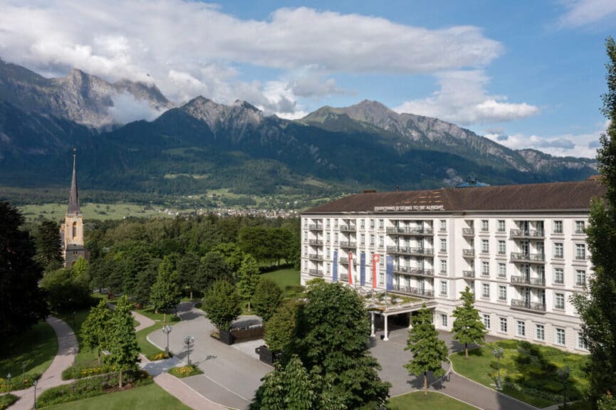 Grand Resort Bad Ragaz Quellenhof Aussenansicht Seite Weit D3e9fba24c681f8053e0cdd2a1ee3969 Scaled