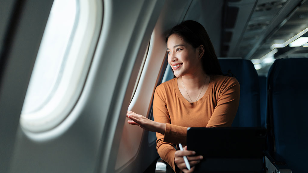 United Airlines must defend a proposed class action brought by passengers who paid extra for window seats and boarded to find a blank wall, after a US federal judge threw out the carrier's argument that the word "window" described a seat's position rather than its view.