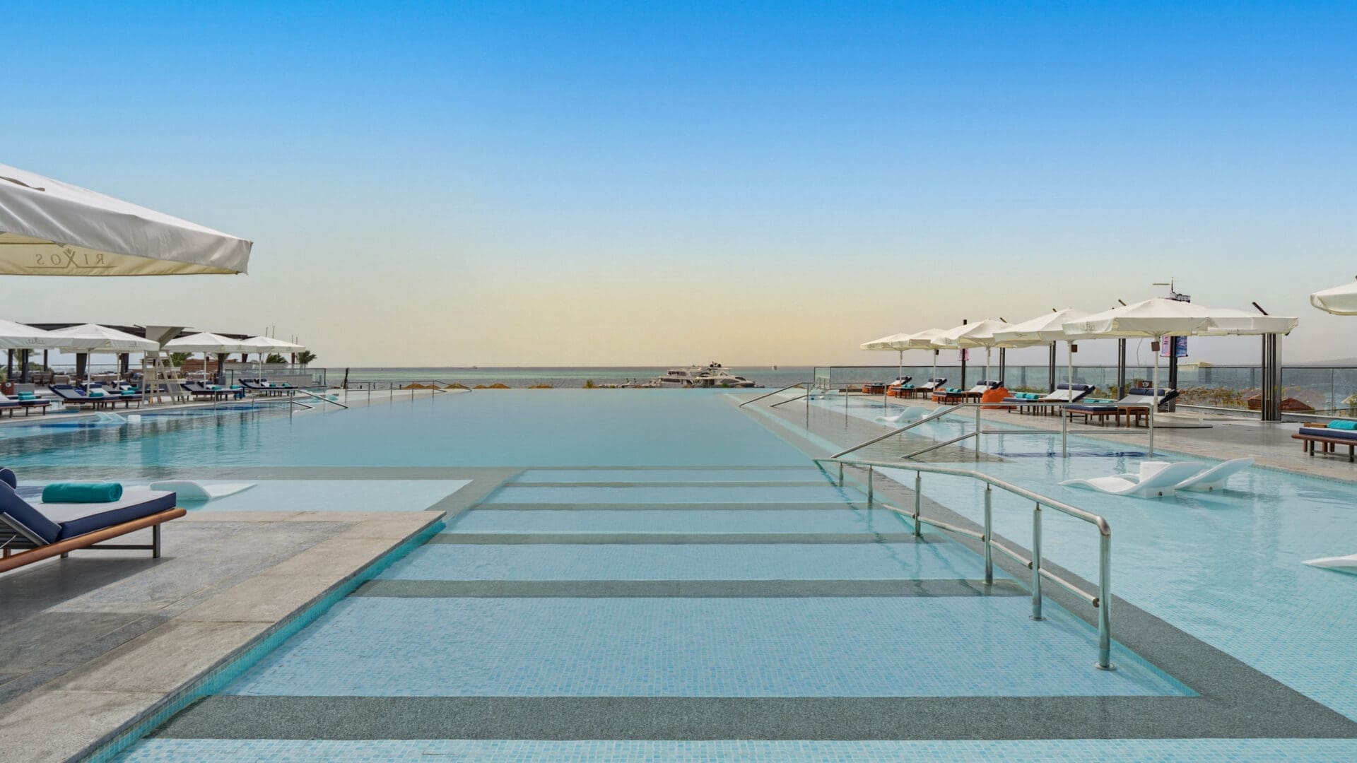 TravMedia United Kingdom 1763163 RPM BV Infinity Pool Scaled
