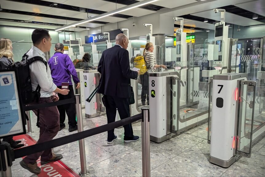 Air,Travellers,Pass,Through,Automated,Passport,Border,Control,E-gates,At