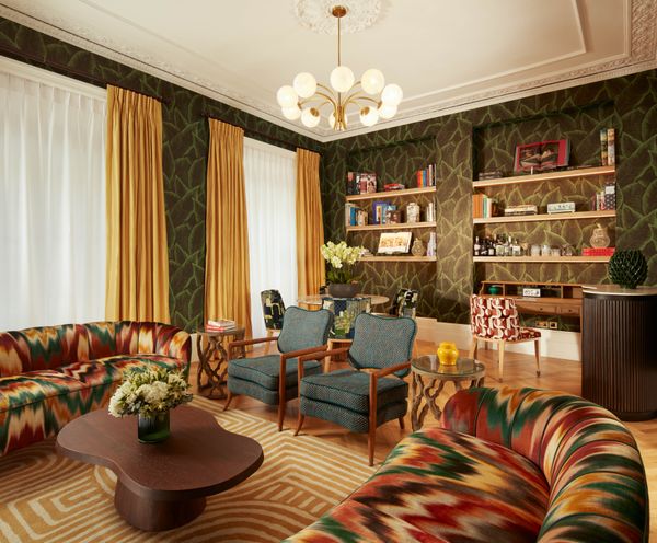 Flemings_Mayfair_medium-sized_1765825_Three-bedroom_suite_-_living_room