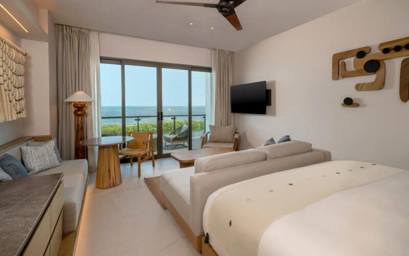 Grand Hyatt Cancun Beach Resort Ocean-Front-King__thumbnail_3