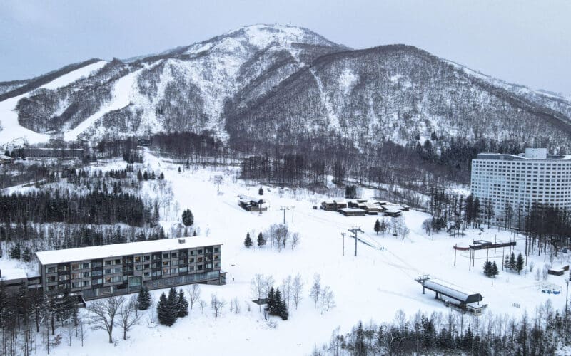 RRNV - Overview_White_Season