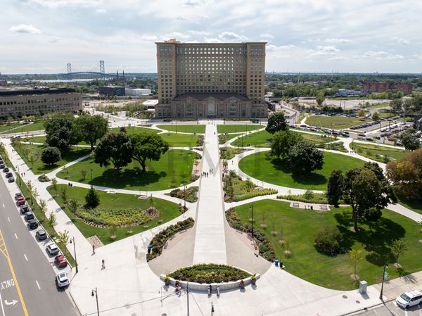 Visit Detroit Medium Sized 1765877 Nali MCS Tours 156 3