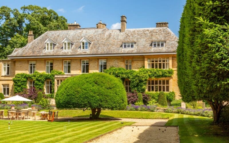 The,Slaughters,Manor,House,Exterior,And,Garden.,Lower,Slaughter,,Gloucestershire,