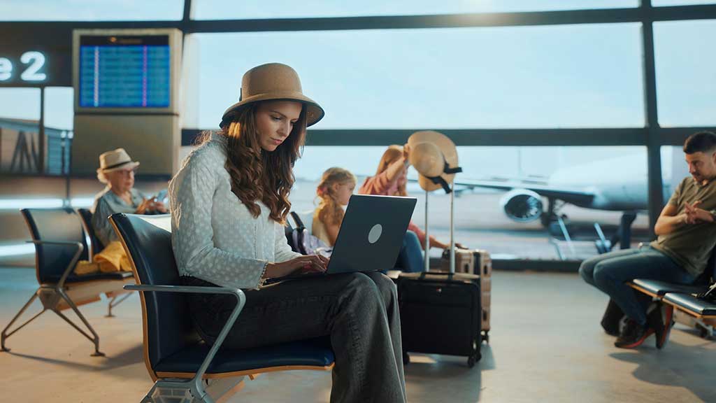 For plenty of new business owners, the traditional office is no longer part of the plan. Your laptop might be on the kitchen table one week, in a hotel room the next and somewhere considerably sunnier a month later.