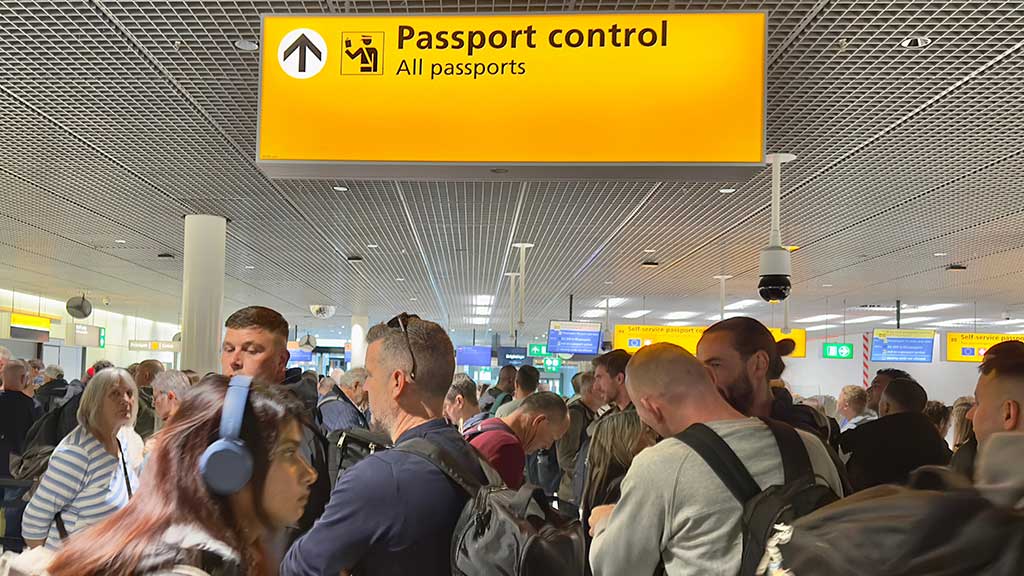 Airlines and UK travel trade bodies are lobbying Brussels to reinstate the flexible arrangements that let border authorities partially suspend EU Entry/Exit System (EES) biometric checks, after the temporary rules lapsed at the start of this week.