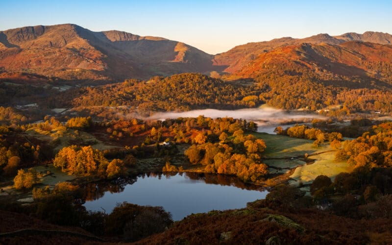 Golden,Light,And,Morning,Mist,Over,Loughrigg,Tarn