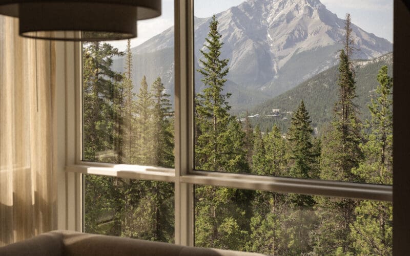 Rimrock_Banff_Emblems_Collection_-_GuestRoom